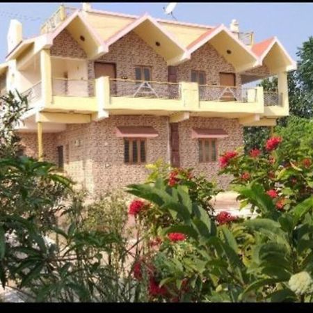גנדהינאגר Farmhouse Close To Nature - Kesari Farm מראה חיצוני תמונה